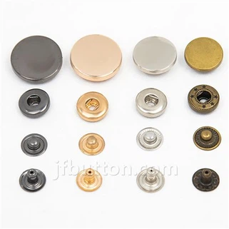 Nagy fémprés -csapok